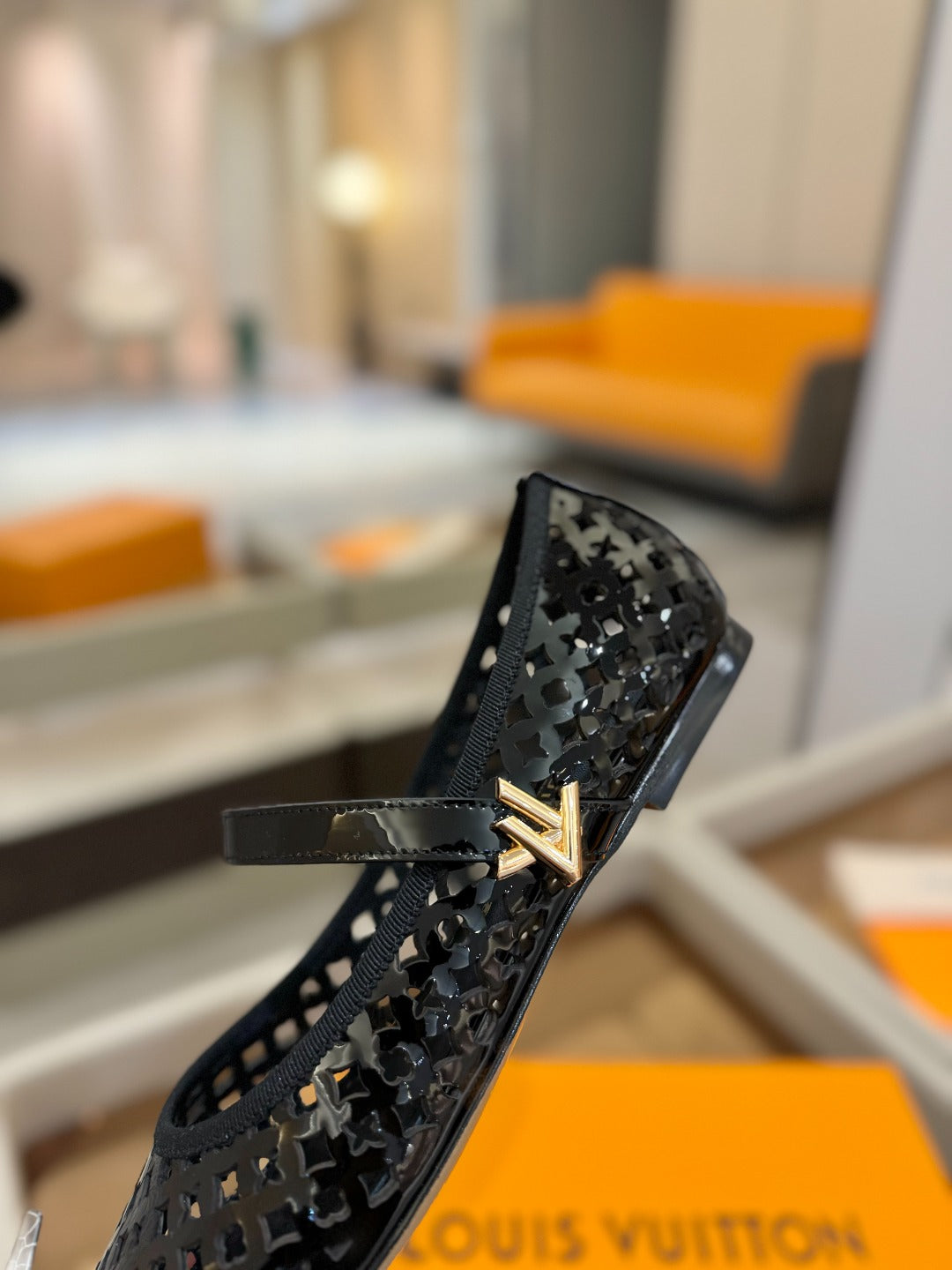 LOUIS VUITTON ROMY FLAT BALLERINA IN BLACK MESH PATENT CALFSKIN