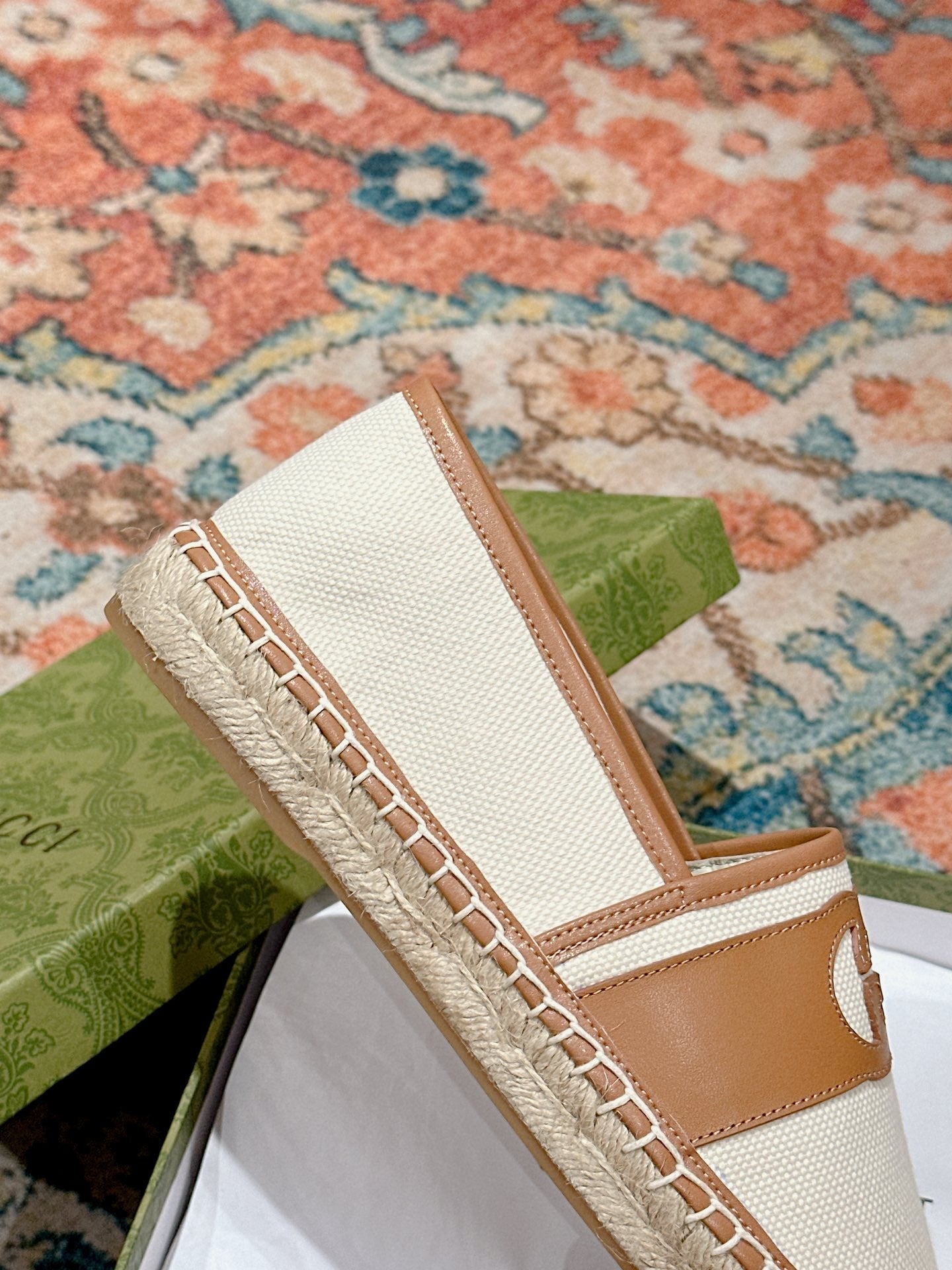 GUCCI ESPADRILLES SLIP - ON WHITE CANVAS
