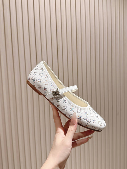 LOUIS VUITTON LV BALLET FLAT IN WHITE MONOGRAM CANVAS