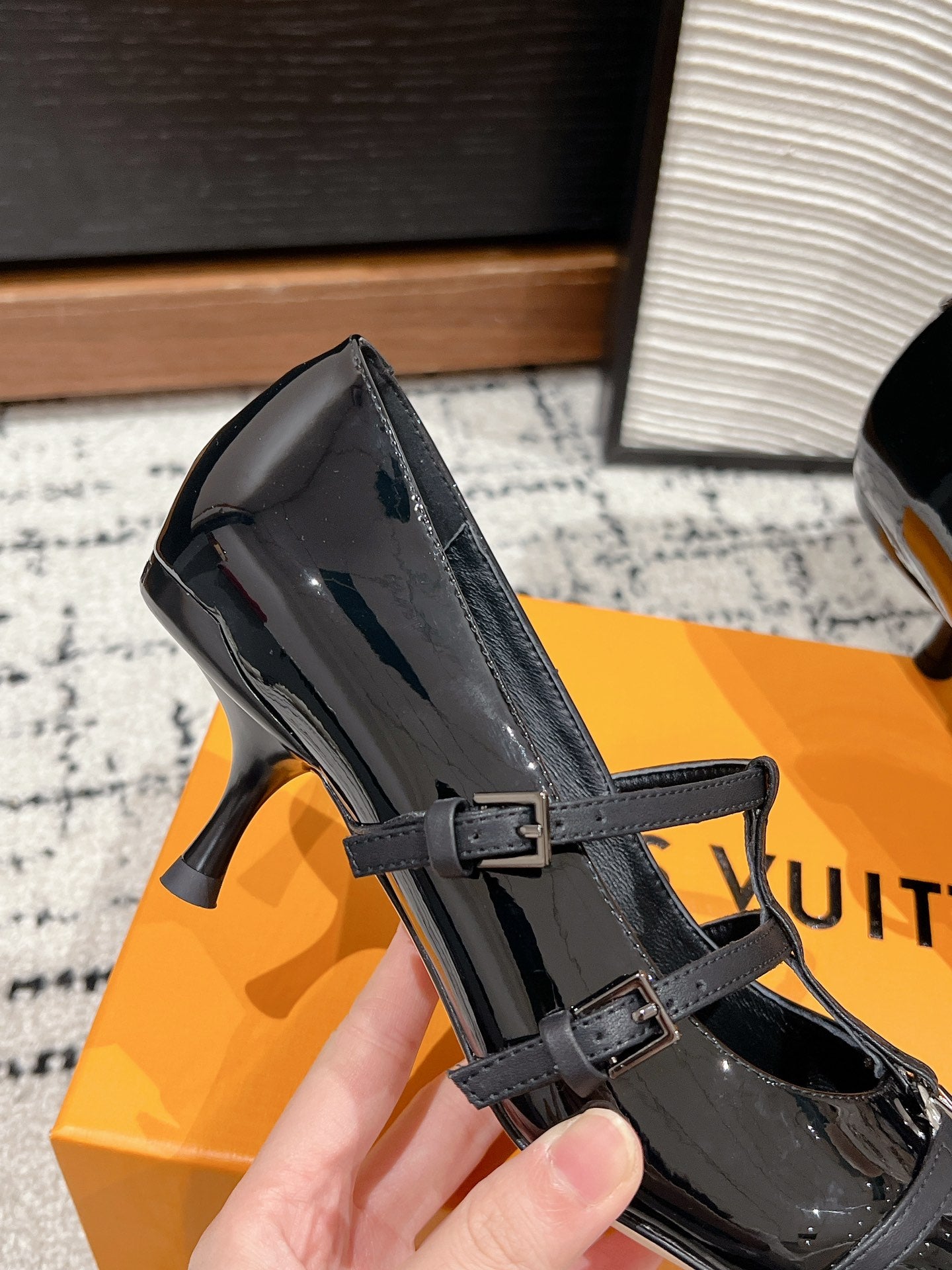 LOUIS VUITTON HIGH HEEL 4 CM PUMP IN BLACK CALFSKIN