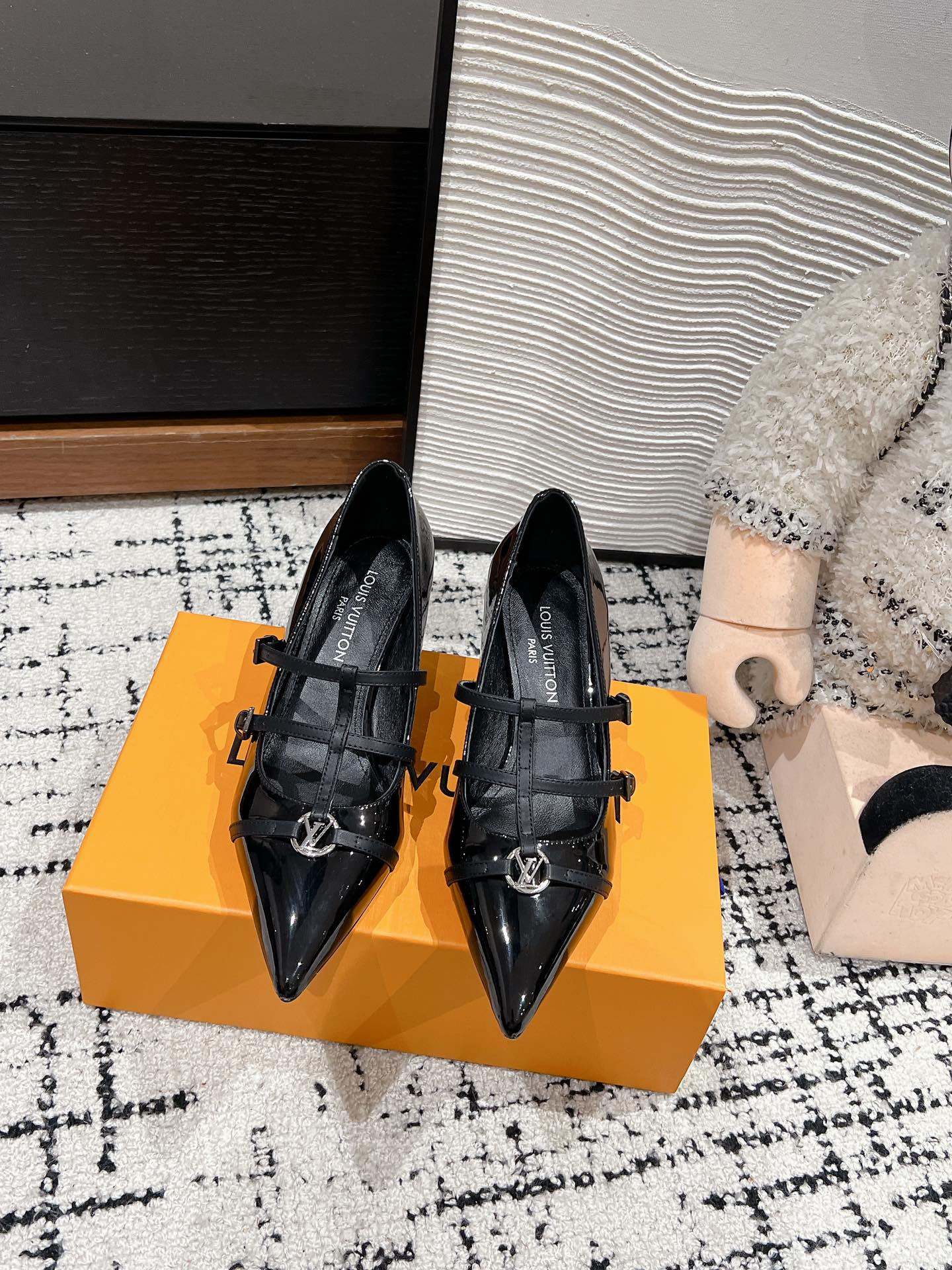 LOUIS VUITTON HIGH HEEL 4 CM PUMP IN BLACK CALFSKIN