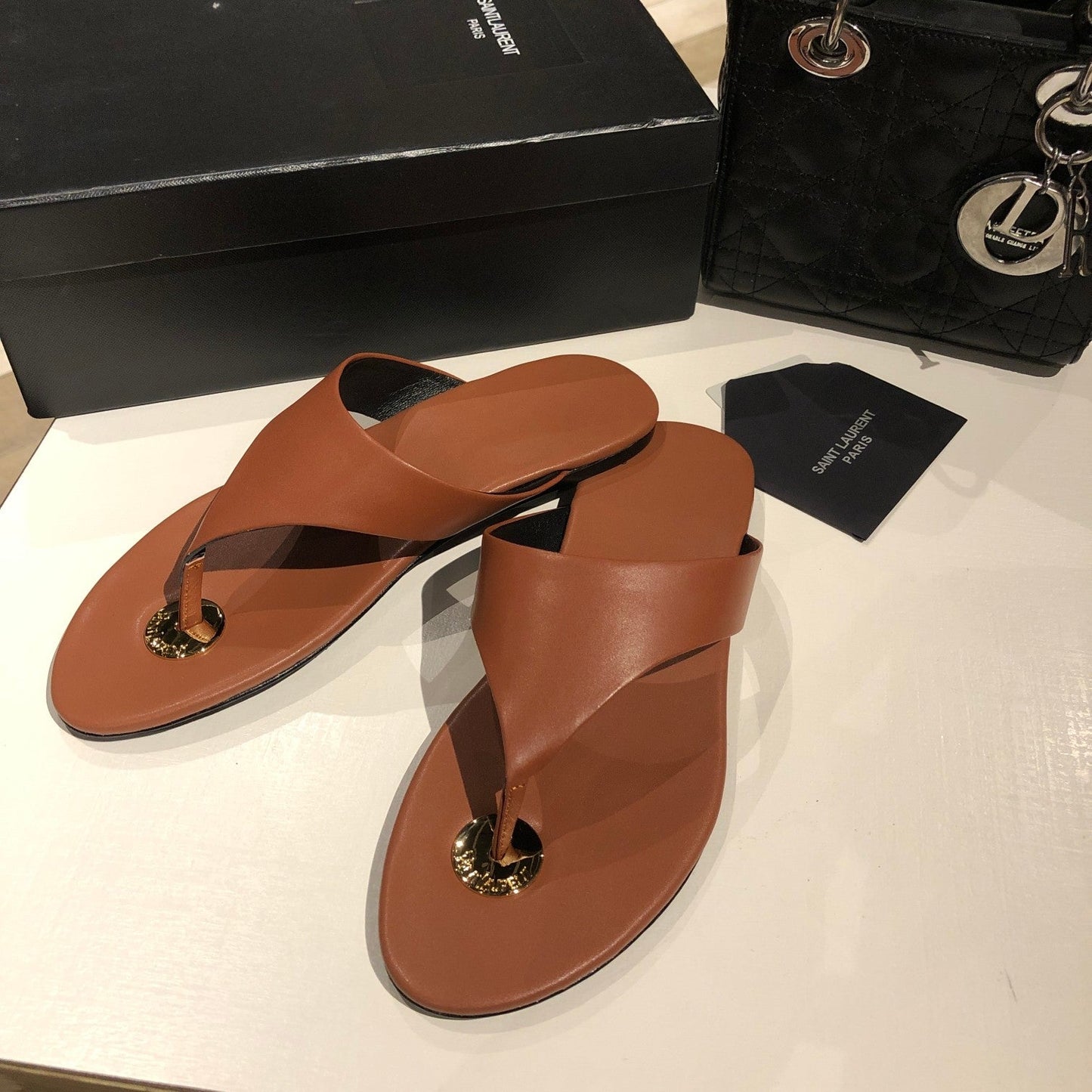 LOUIS VUITTON FLAT THONG IN BRONZE BROWN CALFSKIN