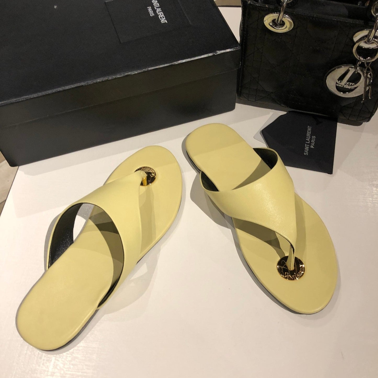 LOUIS VUITTON FLAT THONG IN LIGHT YELLOW CALFSKIN