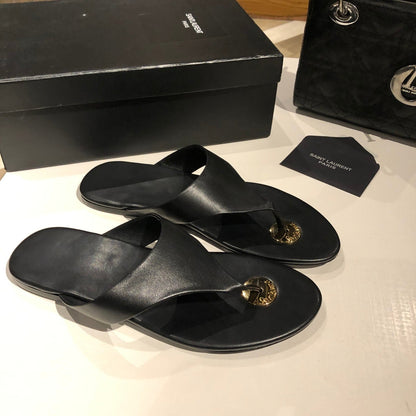 LOUIS VUITTON FLAT THONG IN BLACK CALFSKIN