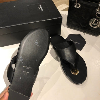 LOUIS VUITTON FLAT THONG IN BLACK CALFSKIN