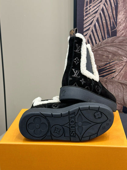 LOUIS VUITTON ASPEN CHELSEA ANKLE BOOTS IN BLACK MONOGRAM-DEBOSSED SUEDE