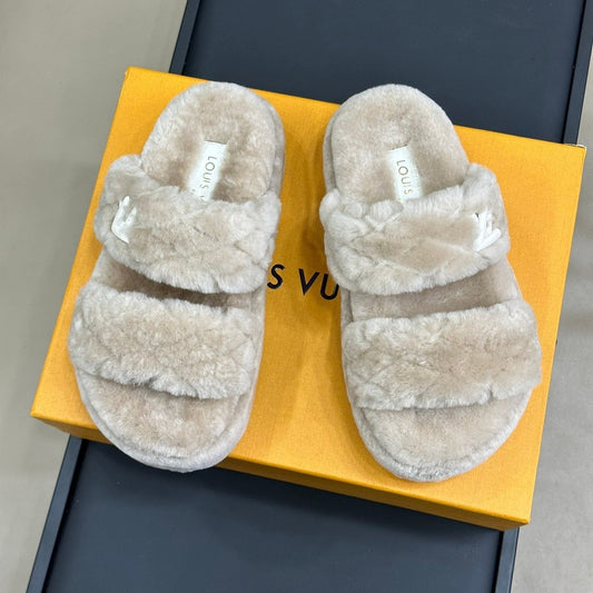 LOUIS VUITTON LV WOMEN SUNSET PLATFORM COMFORT MULE IN BEIGE FLEECE