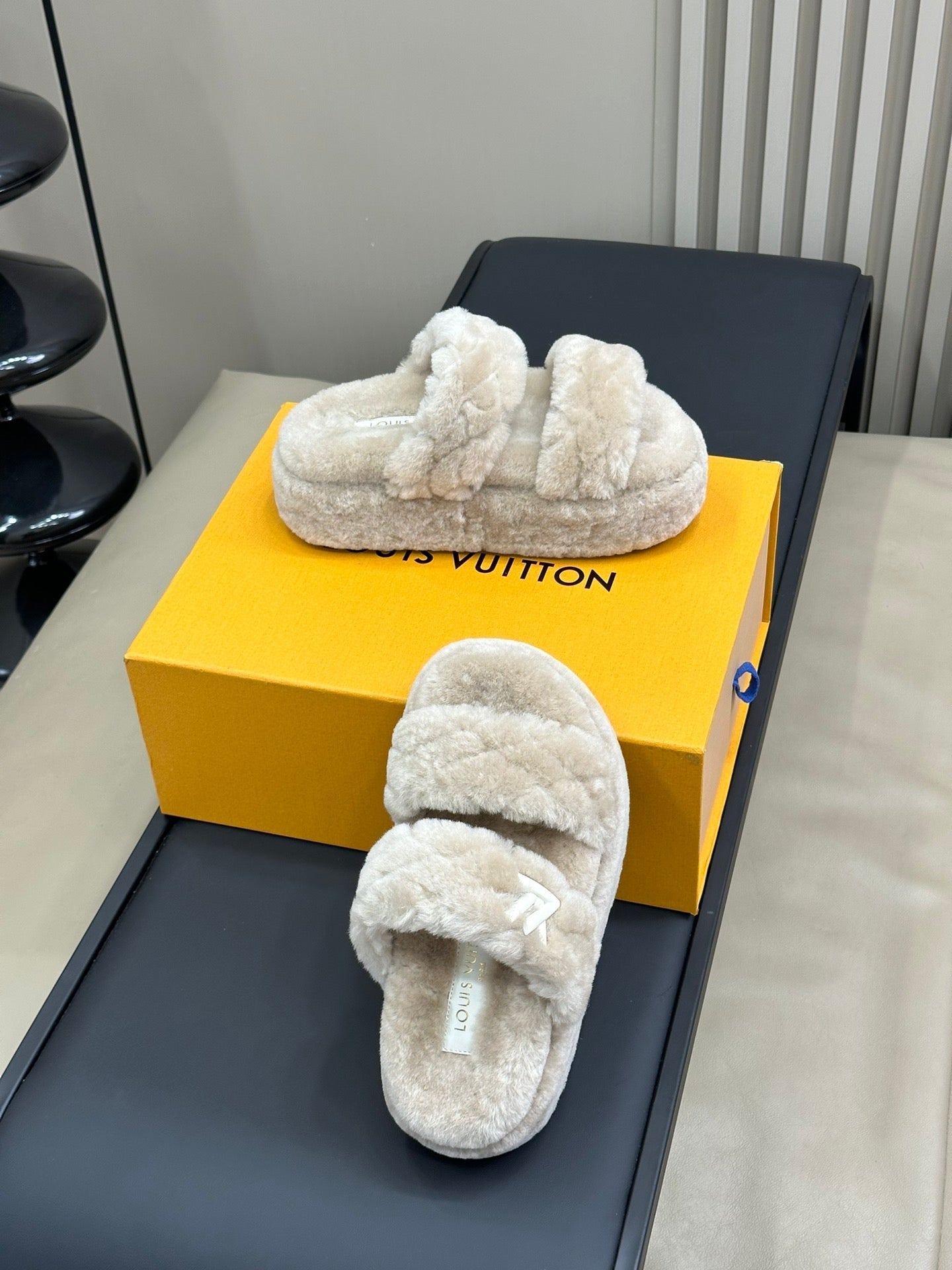 LOUIS VUITTON LV WOMEN SUNSET PLATFORM COMFORT MULE IN BEIGE FLEECE