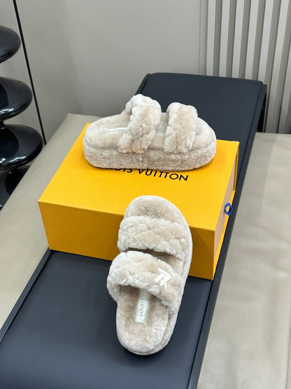 LOUIS VUITTON LV WOMEN SUNSET PLATFORM COMFORT MULE IN BEIGE FLEECE