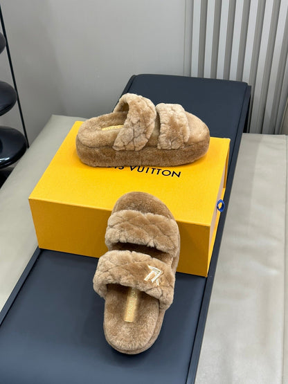 LOUIS VUITTON LV WOMEN'S DAD SANDAL MULE IN CAMEL BROWN FLEECE