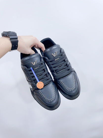 LOUIS VUITTON TRAINER SNEAKER IN BLACK CALFSKIN