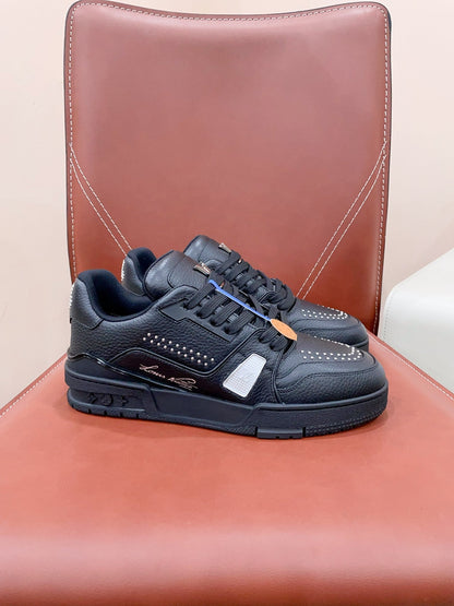 LOUIS VUITTON TRAINER SNEAKER IN BLACK CALFSKIN