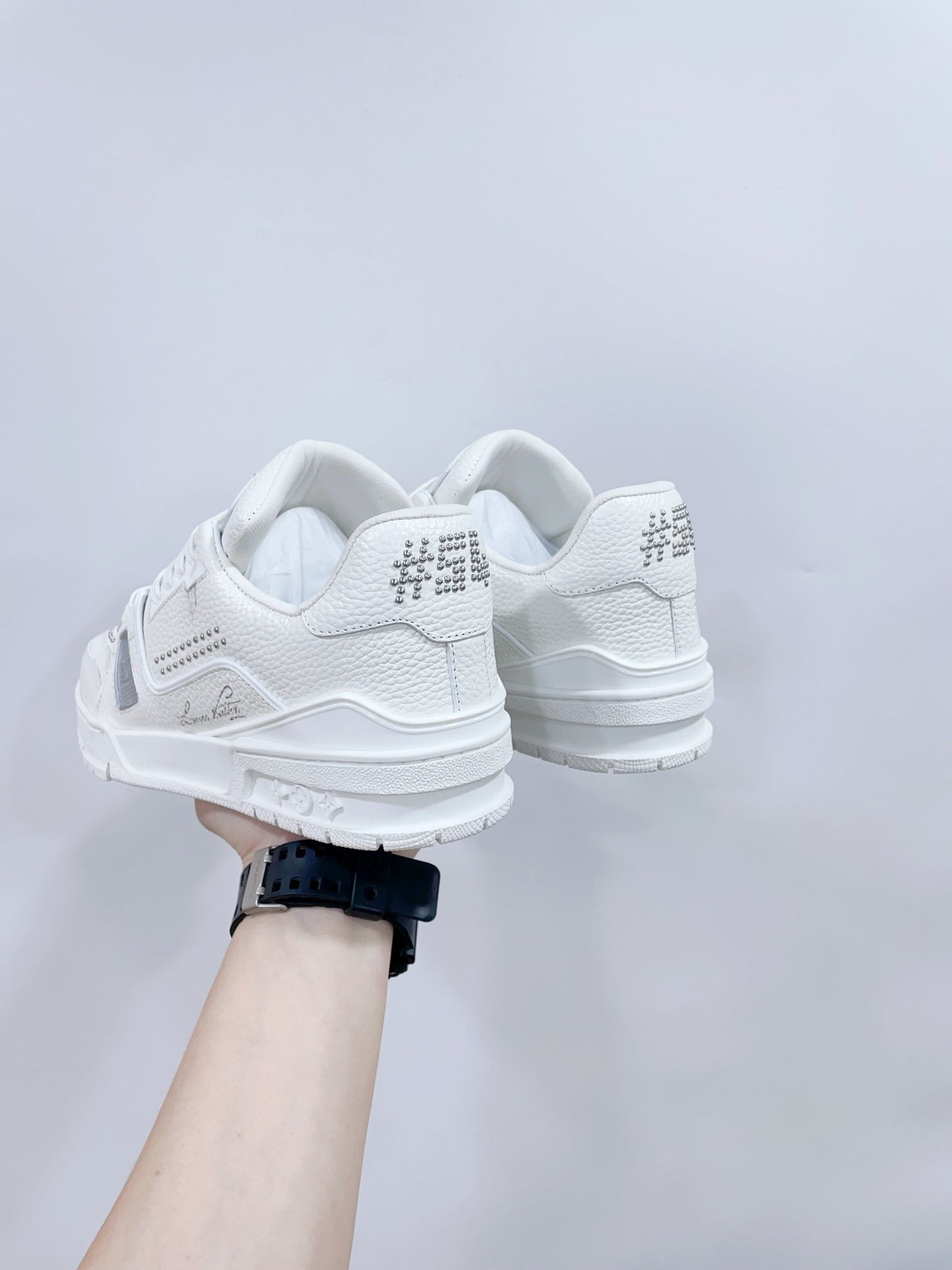 LOUIS VUITTON TRAINER SNEAKER IN WHITE CALFSKIN
