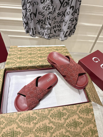 GUCCI SLIDES IN RED SUEDE WITH EMBOSSED LOGO STYLE 9