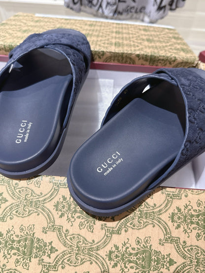 GUCCI SLIDES IN NAVY BLUE SUEDE WITH EMBOSSED LOGO STYLE 10
