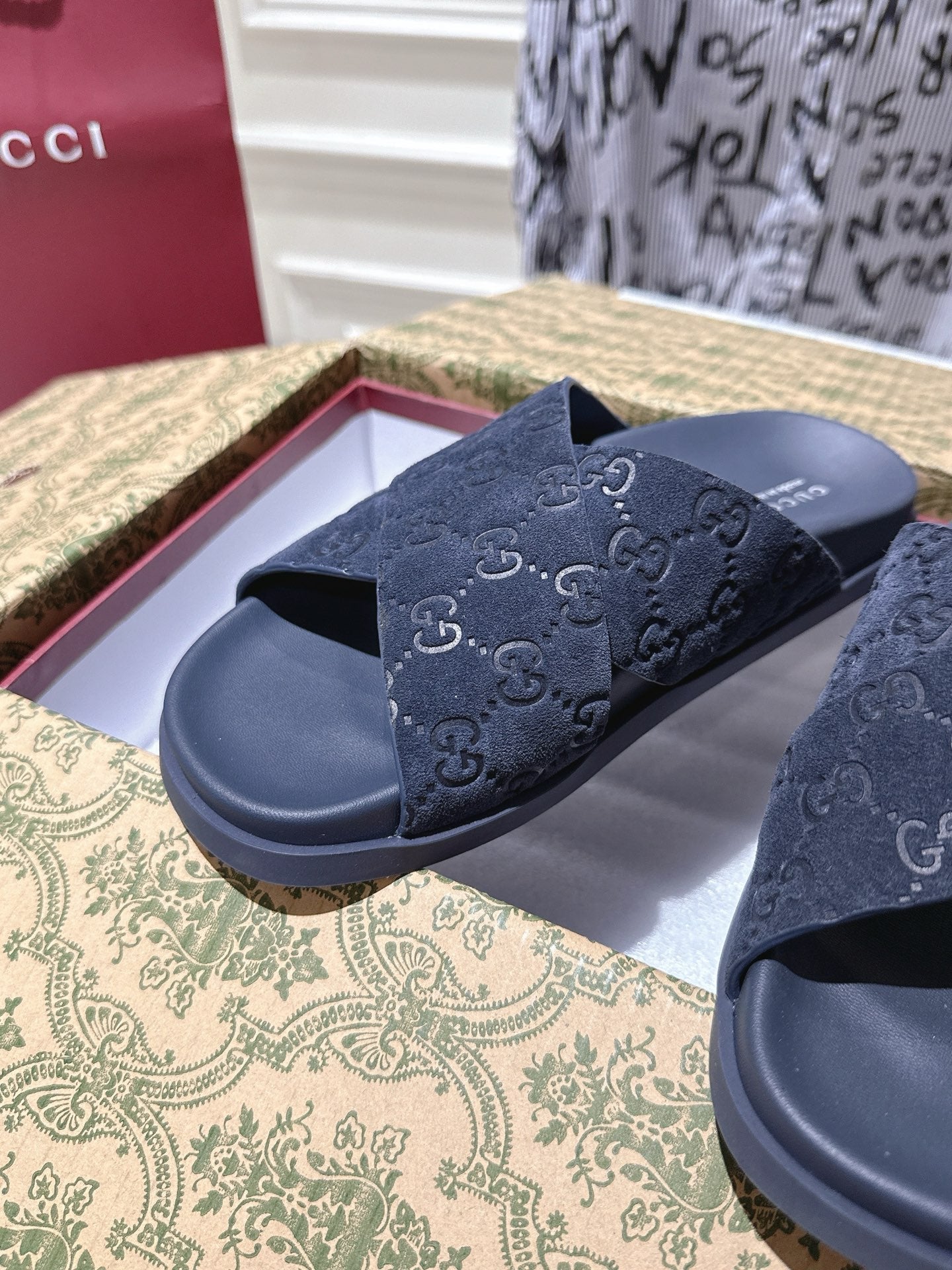 GUCCI SLIDES IN NAVY BLUE SUEDE WITH EMBOSSED LOGO STYLE 10