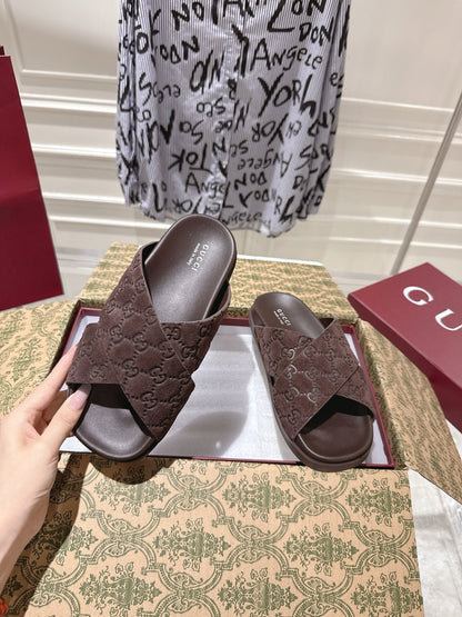 GUCCI SLIDES IN DARK BROWN SUEDE WITH EMBOSSED LOGO STYLE 8