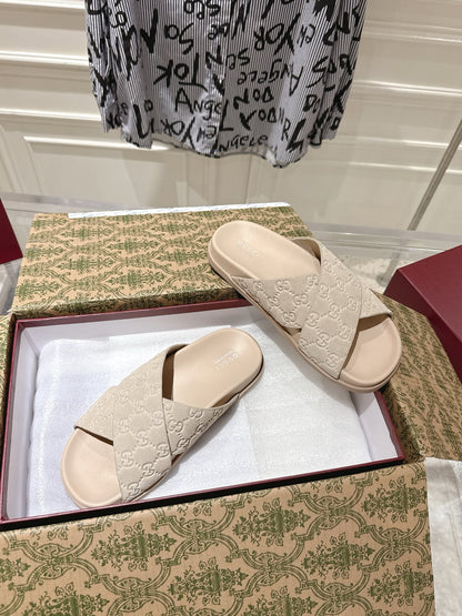 GUCCI SLIDES IN NUDE BEIGE SUEDE WITH EMBOSSED LOGO STYLE 7