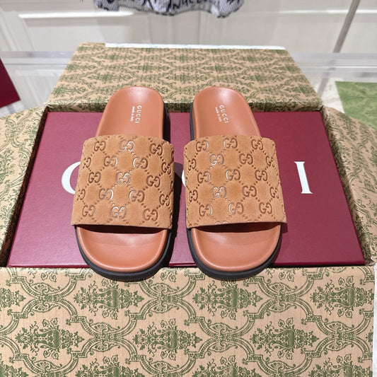GUCCI SLIDES IN BURNT ORANGE SUEDE WITH EMBOSSED LOGO STYLE 5