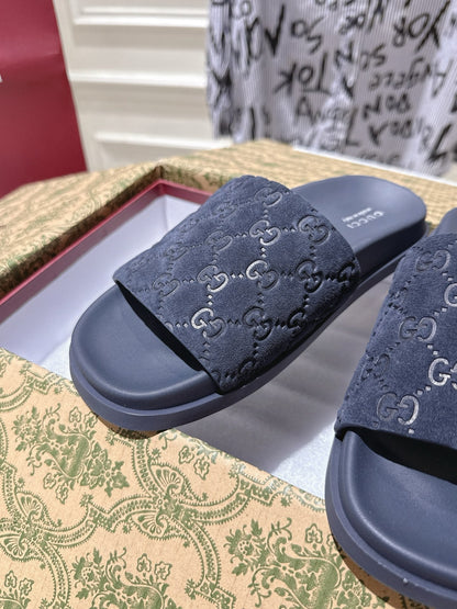 GUCCI SLIDES IN NAVY BLUE SUEDE WITH EMBOSSED LOGO STYLE 4