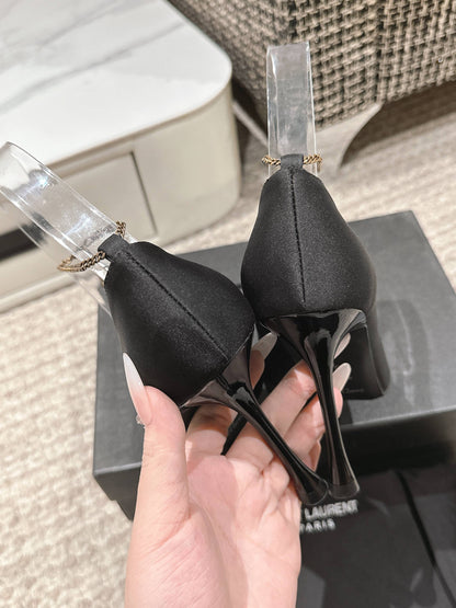 LOUIS VUITTON HIGH PUMP 9 CM IN BLACK SATIN