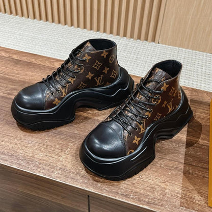 LOUIS VUITTON LV WOMEN CHELSEA BOOT IN BLACK MIX CHOCOLATE BROWN MONOGRAM CALFSKIN