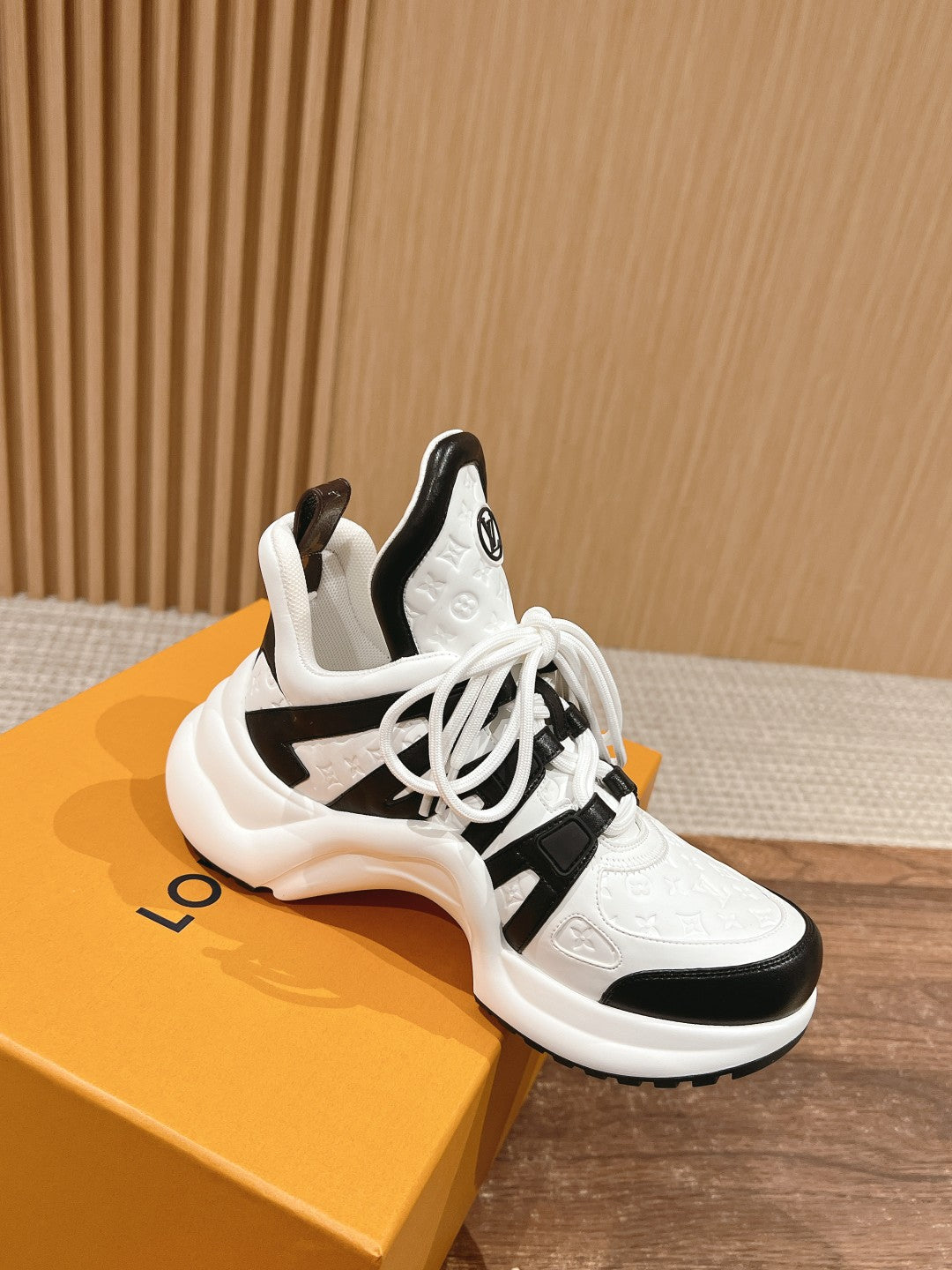 LOUIS VUITTON LV ARCHLIGHT SNEAKER IN WHITE MIX BLACK EMBOSSED CALFSKIN