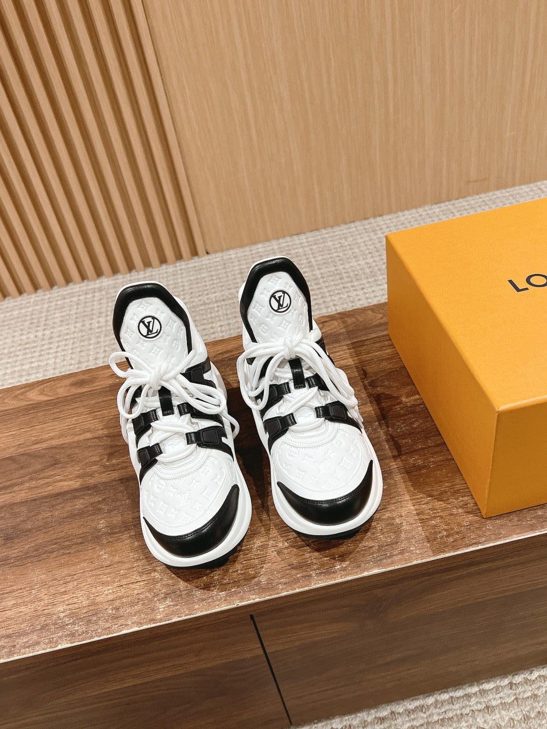LOUIS VUITTON LV ARCHLIGHT SNEAKER IN WHITE MIX BLACK EMBOSSED CALFSKIN