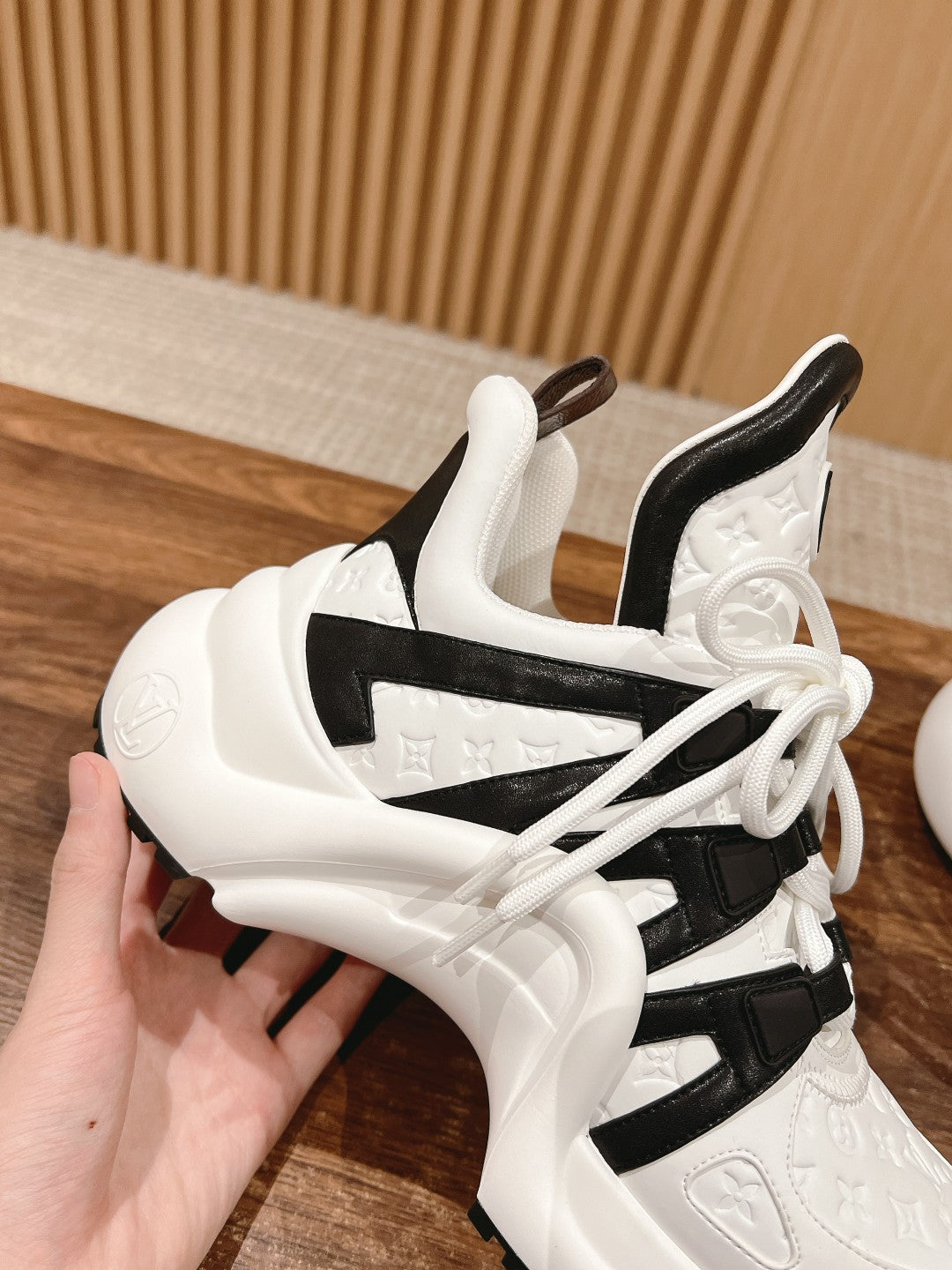 LOUIS VUITTON LV ARCHLIGHT SNEAKER IN WHITE MIX BLACK EMBOSSED CALFSKIN