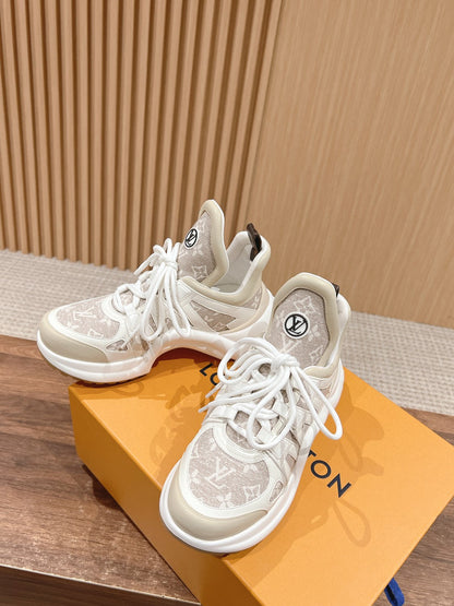 LOUIS VUITTON LV ARCHLIGHT SNEAKER IN WHITE CALFSKIN AND CAMEL BEIGE MONOGRAM DENIM