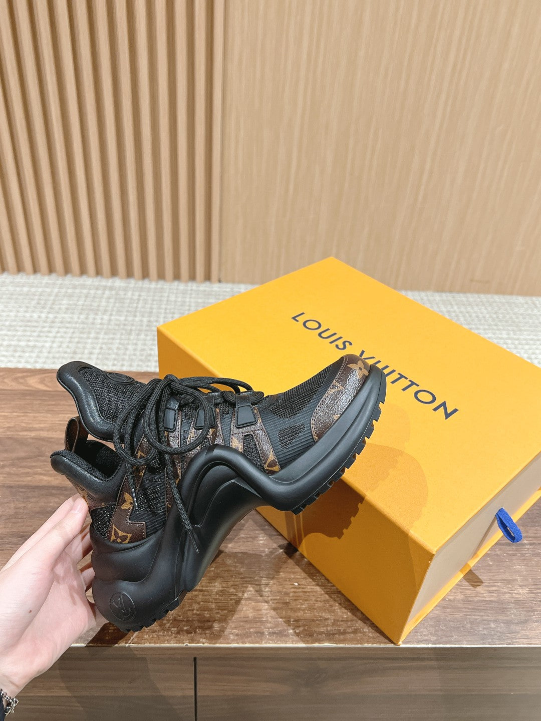 LOUIS VUITTON LV ARCHLIGHT SNEAKER IN BLACK CANVAS AND CHOCOLATE BROWN MONOGRAM CALFSKIN