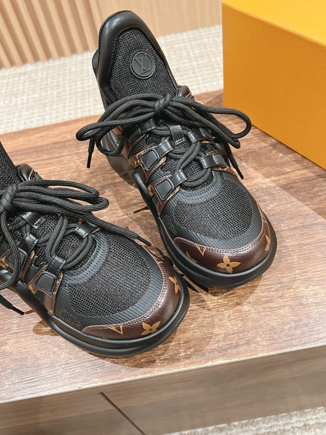 LOUIS VUITTON LV ARCHLIGHT SNEAKER IN BLACK CANVAS AND CHOCOLATE BROWN MONOGRAM CALFSKIN