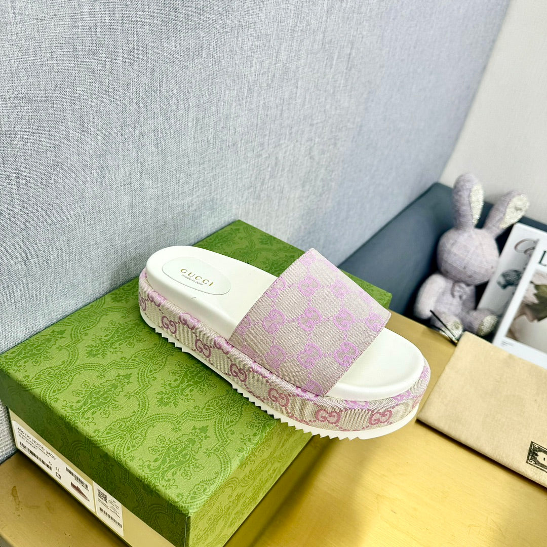 GUCCI PLATFORM SLIDE SANDAL PASTEL PINK CANVAS