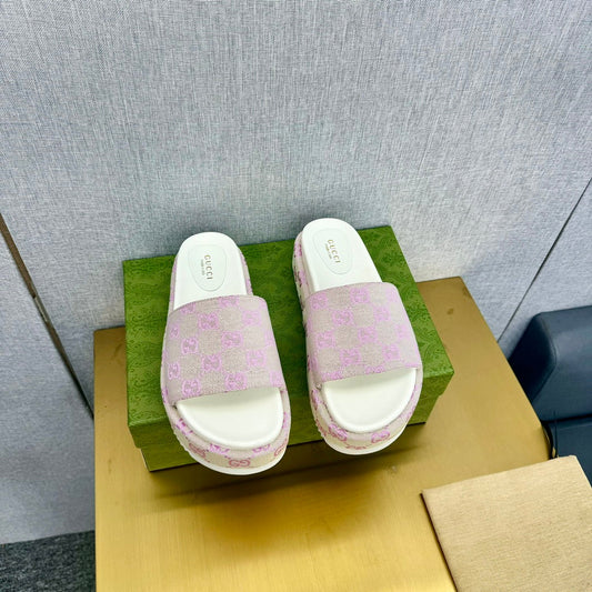 GUCCI PLATFORM SLIDE SANDAL PASTEL PINK CANVAS