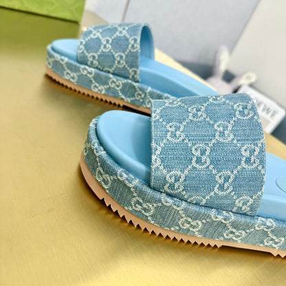 GUCCI PLATFORM SLIDE SANDAL SKY CANVAS