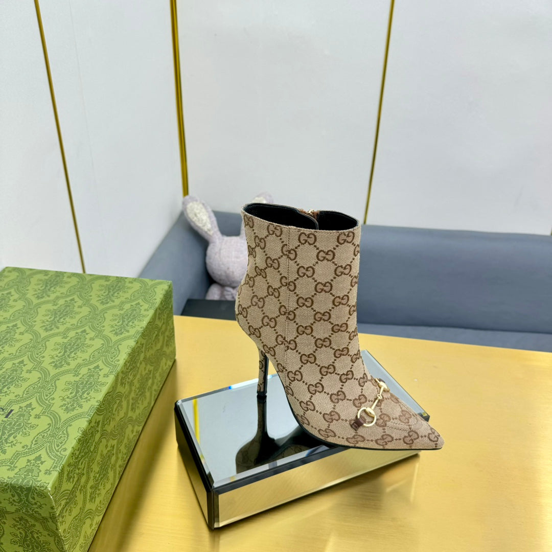 GUCCI HORSEBIT ANKLE BOOT IN TAN BEIGE MONOGRAM CANVAS