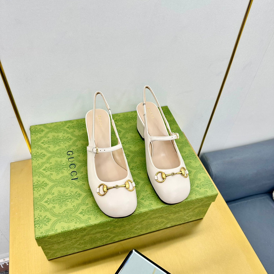 GUCCI HORSEBIT PUMP IN WHITE SHEEPSKIN