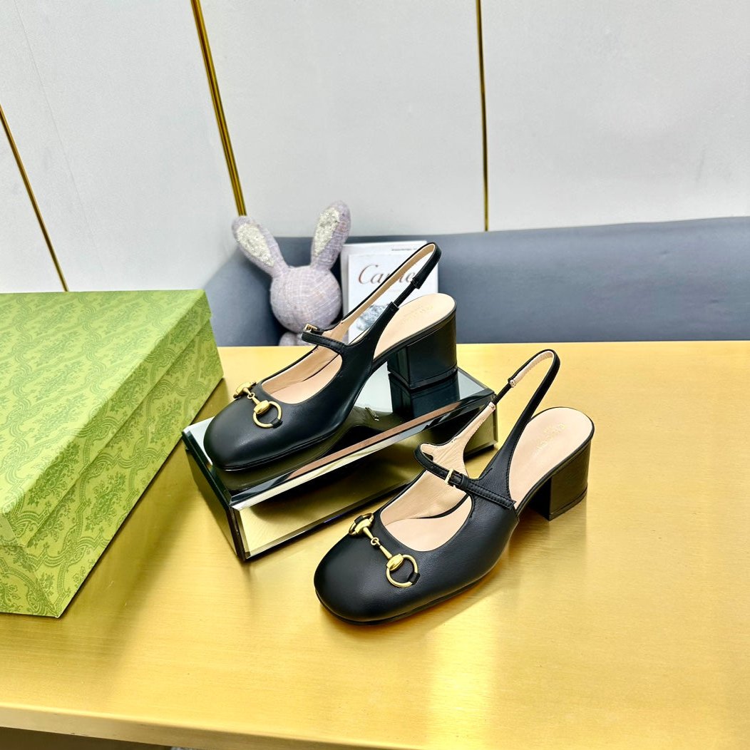 GUCCI HORSEBIT PUMP IN BLACK SHEEPSKIN