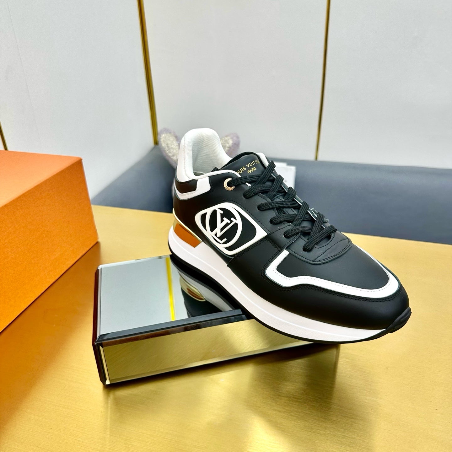LOUIS VUITTON NEO RUN AWAY SNEAKER IN BLACK MIX WHITE CALFSKIN