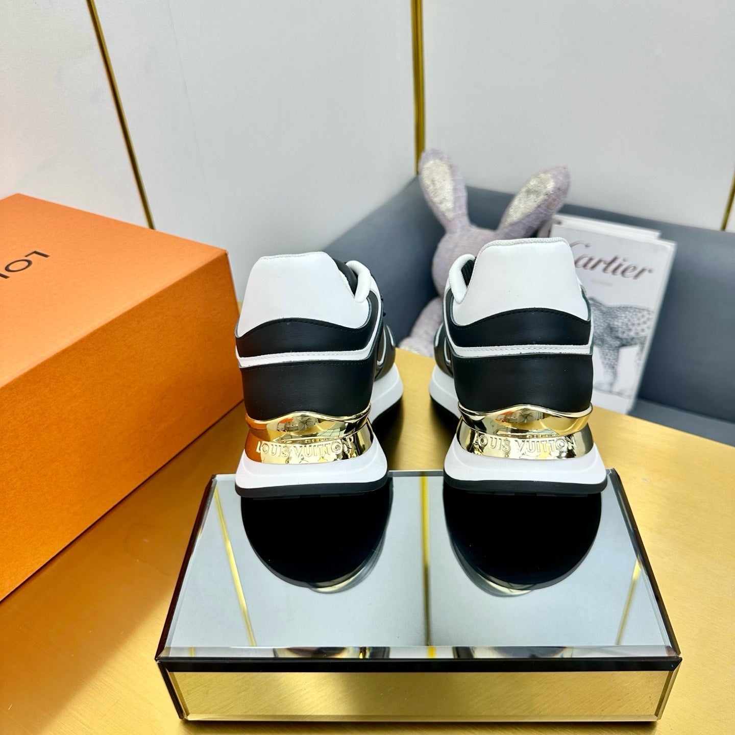 LOUIS VUITTON NEO RUN AWAY SNEAKER IN BLACK MIX WHITE CALFSKIN