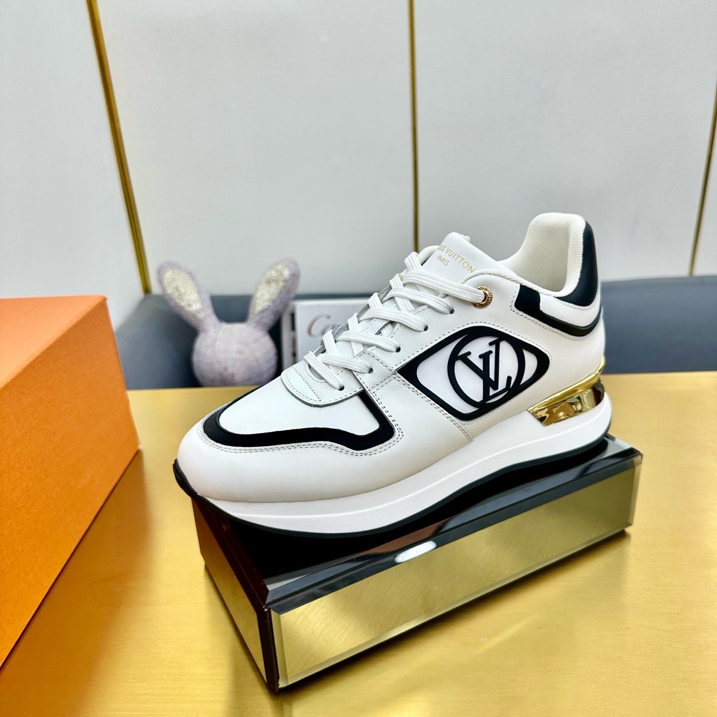 LOUIS VUITTON NEO RUN AWAY SNEAKER IN WHITE MIX BLACK CALFSKIN