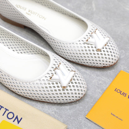 LOUIS VUITTON LV WOMEN'S BALLET FLAT IN WHITE CALFSKIN WITH PERFORATION CRAFTMANSHIP