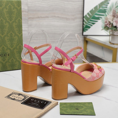 GUCCI HORSEBIT WEDGE SANDAL IN PINK MONOGRAM JACQUARD FABRIC AND SHEEPSKIN LINING