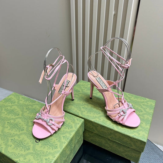 GUCCI CRYSTAL HORSEBIT STRAPPY SANDAL 10.5CM IN LIGHT PINK PATENT LEATHER