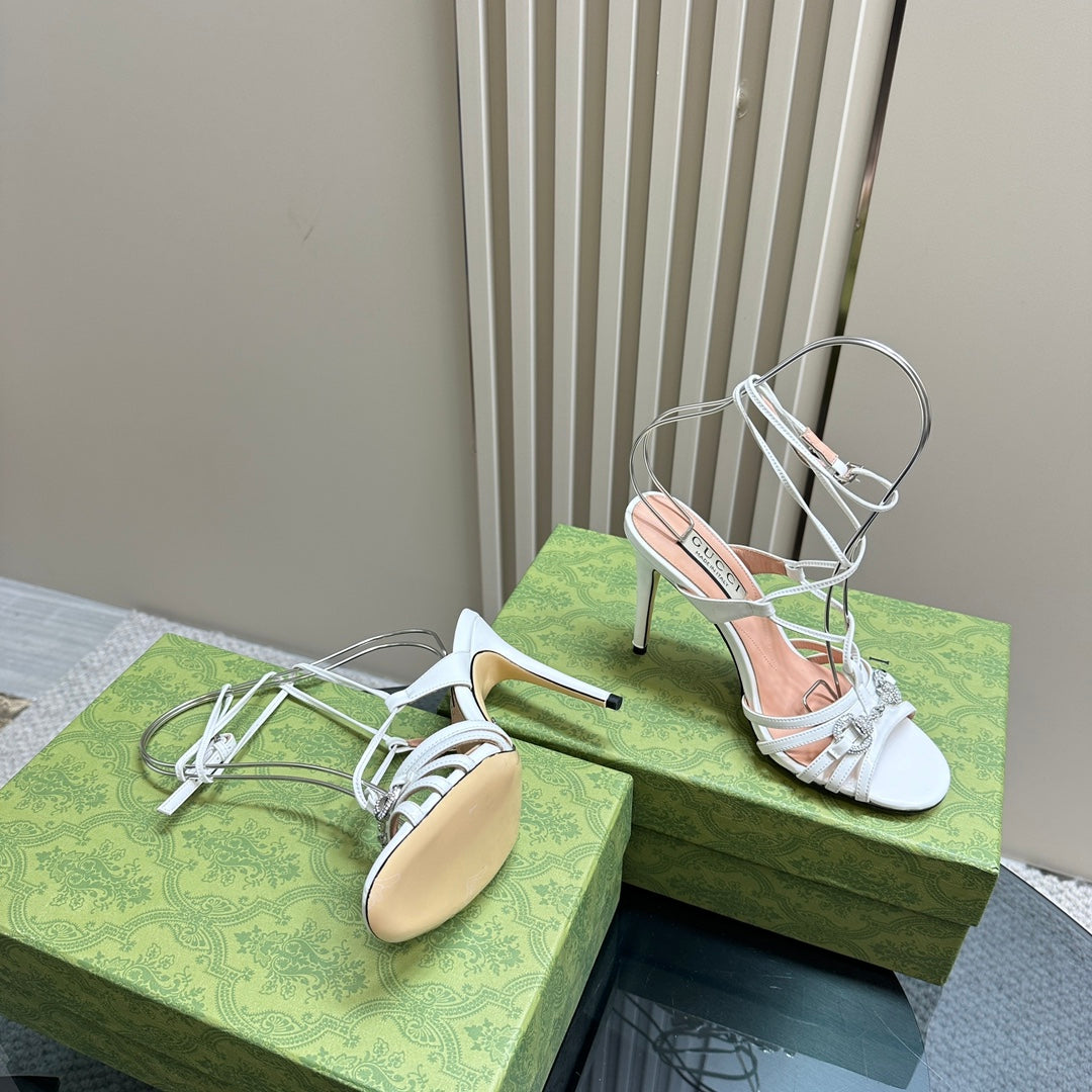 GUCCI CRYSTAL HORSEBIT STRAPPY SANDAL 10.5CM IN WHITE PATENT LEATHER