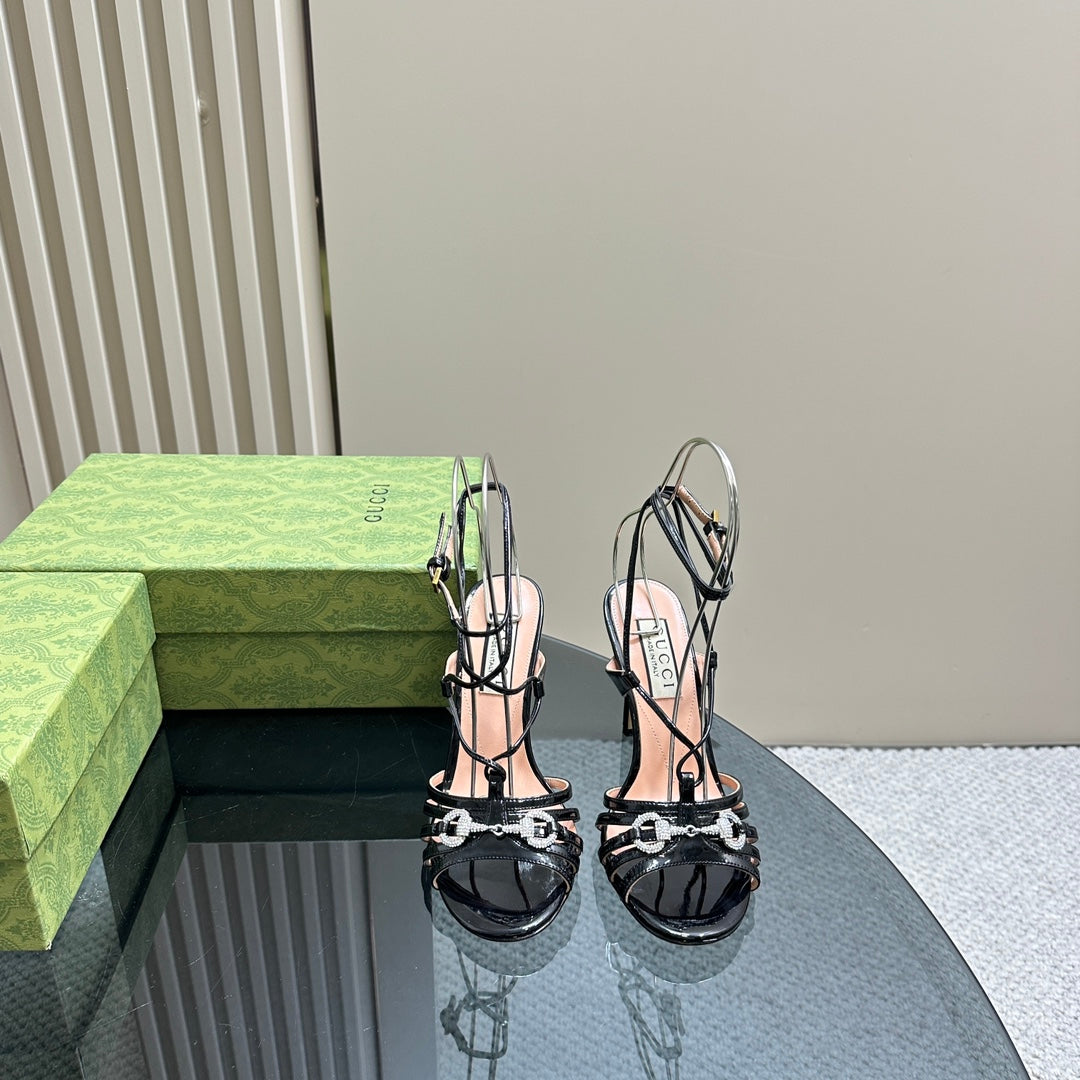GUCCI CRYSTAL HORSEBIT STRAPPY SANDAL 10.5CM IN BLACK PATENT LEATHER