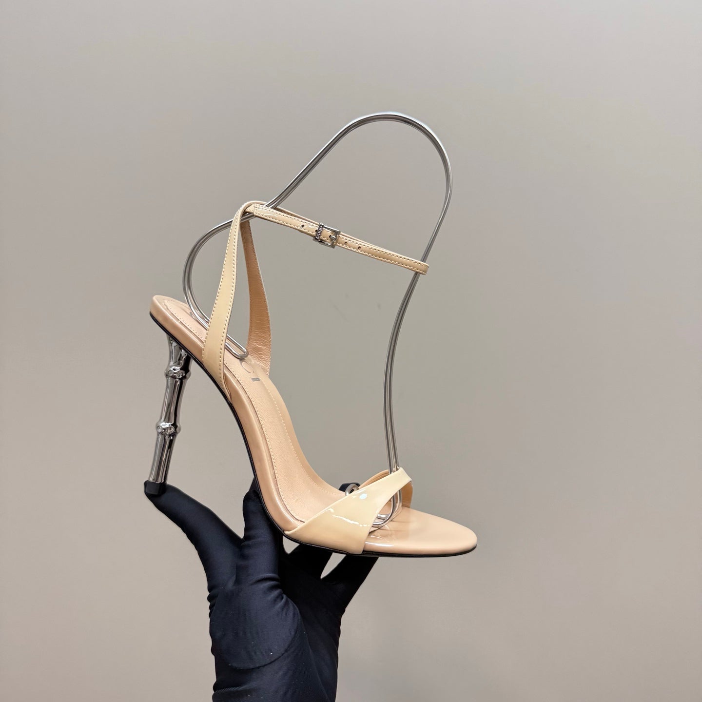 GUCCI STRAP HIGH BAMBOO-EFFECT HEEL SANDAL IN BEIGE PATENT CALFSKIN