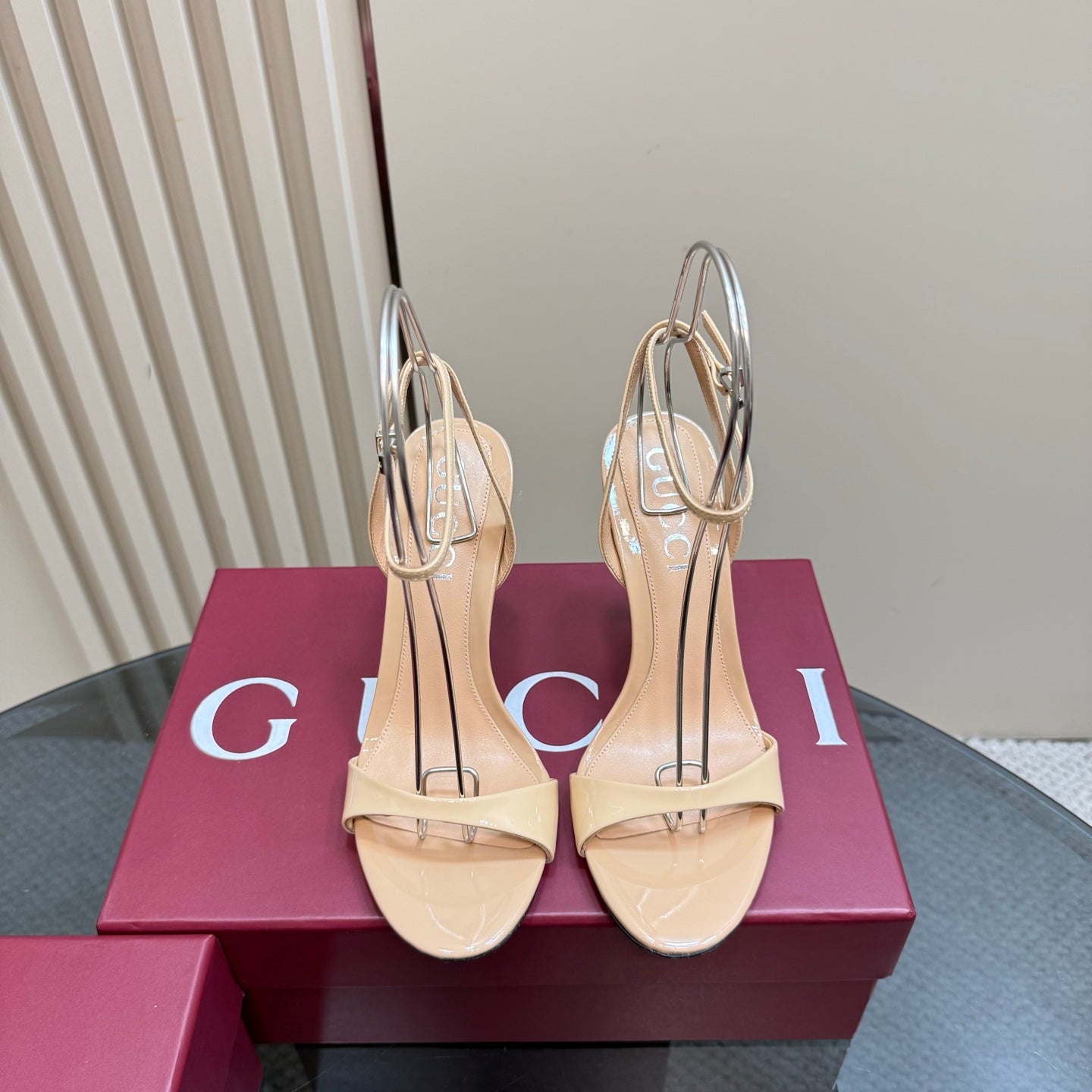 GUCCI STRAP HIGH BAMBOO-EFFECT HEEL SANDAL IN BEIGE PATENT CALFSKIN