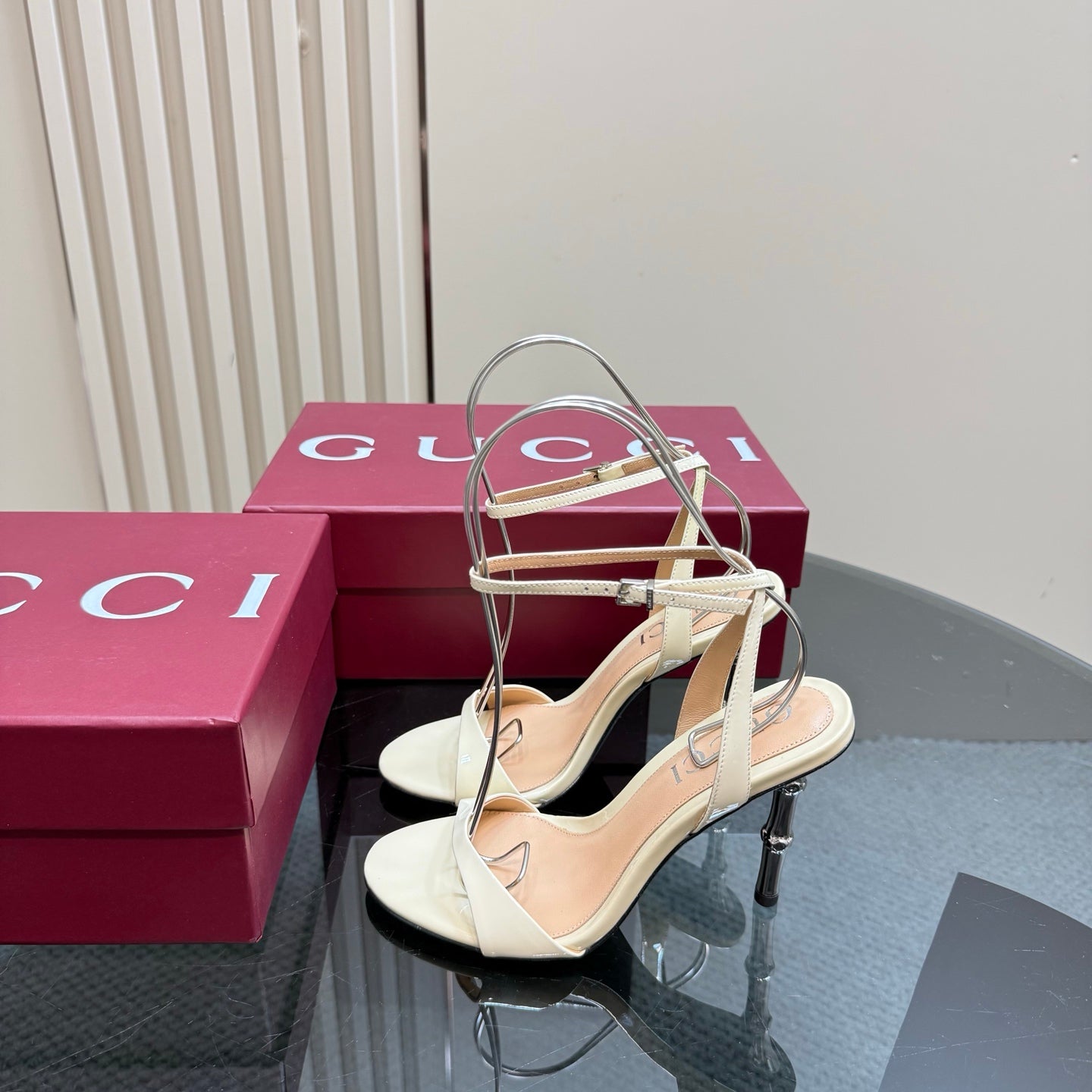 GUCCI STRAP HIGH BAMBOO-EFFECT HEEL SANDAL IN CREAM PATENT CALFSKIN
