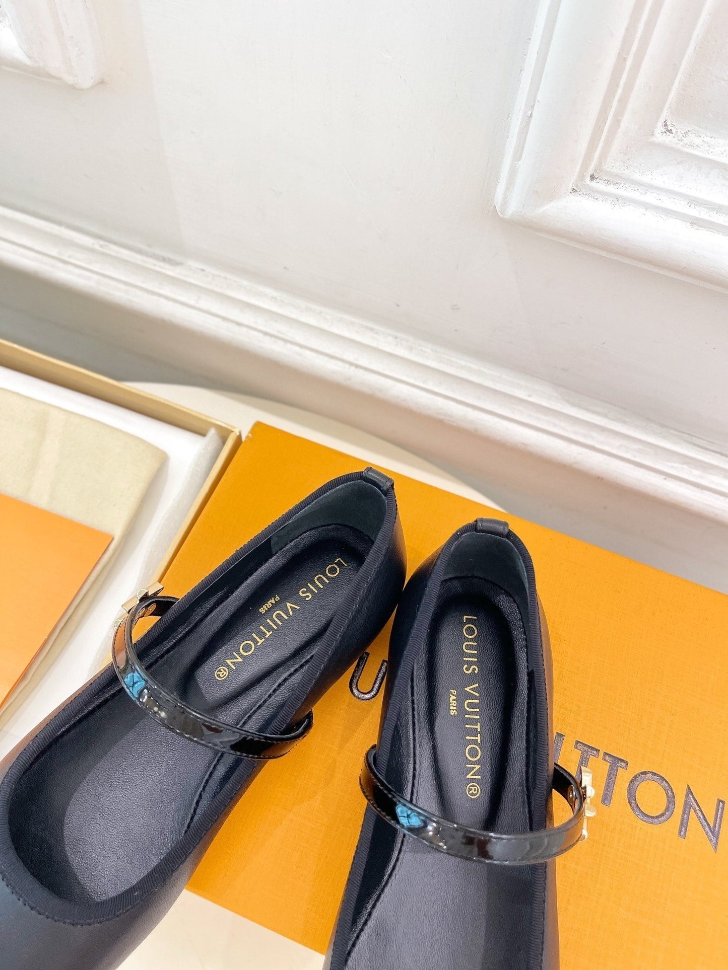 LOUIS VUITTON LV WOMEN ROMY FLAT BALLERINA IN BLACK METALLIC LAMBSKIN